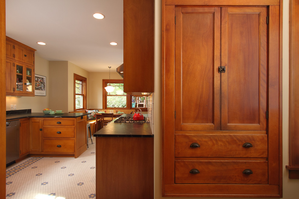 Traditional Kitchen Cabinet Hardware 9 Renovation Ideas